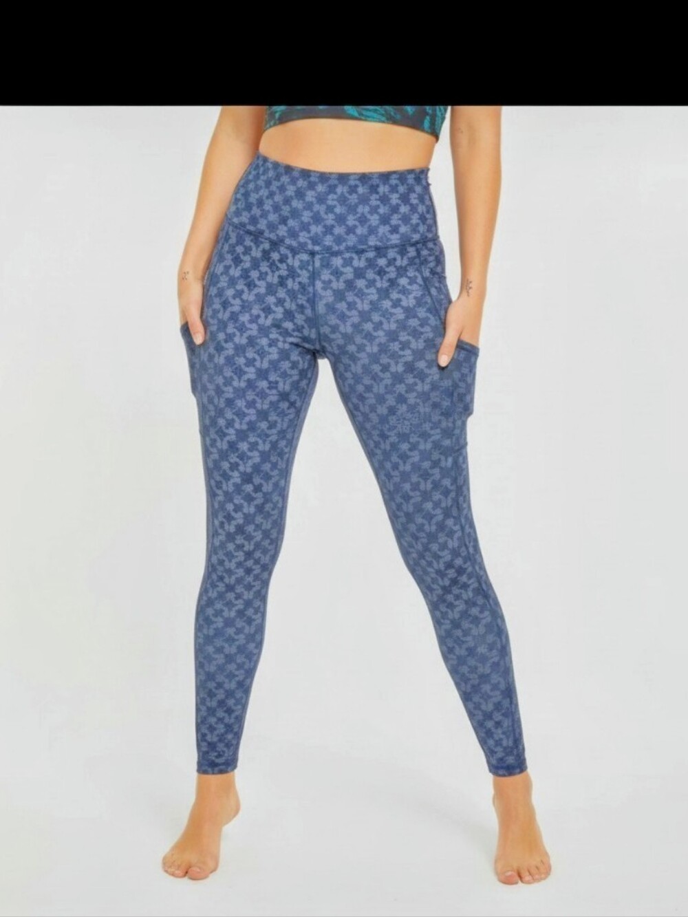 aerie OFFLINE The Hugger Moulant Legging Black& Gray Patterned Hi-Rise Leggings